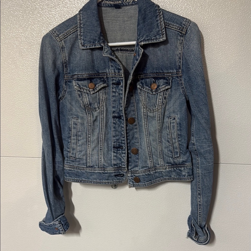 American Eagle Outfitters Blue Jean Jacket Cropped Fitted